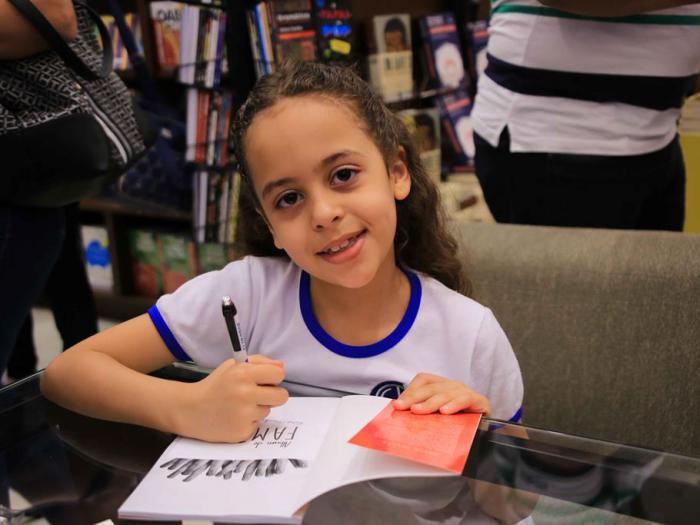 TARDE DE AUTOGRAFO