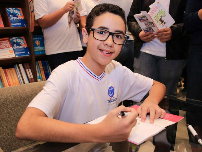 TARDE DE AUTOGRAFO
