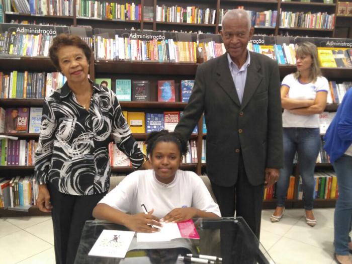 TARDE DE AUTOGRAFO