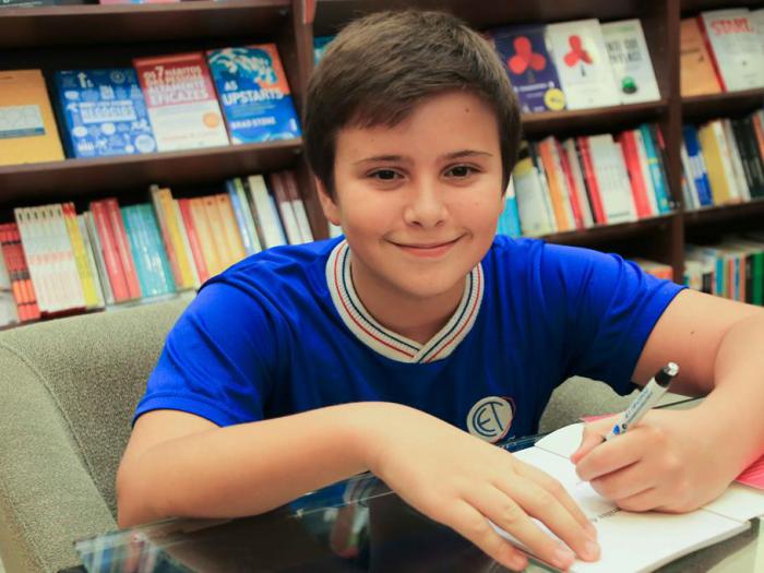 TARDE DE AUTOGRAFO
