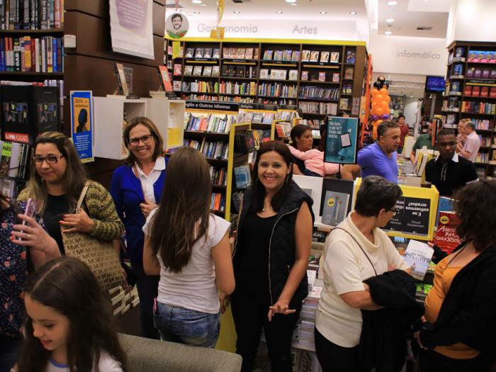 TARDE DE AUTOGRAFO