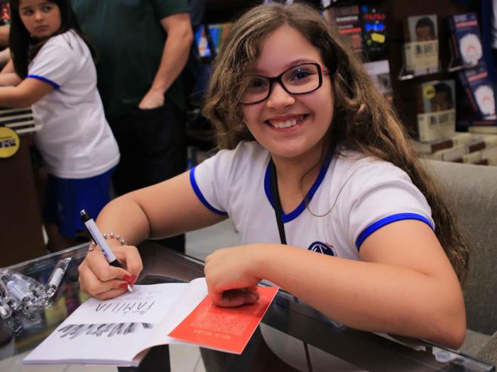 TARDE DE AUTOGRAFO